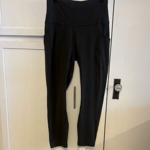 Lululemon Align Gray size 8 25 inch crops